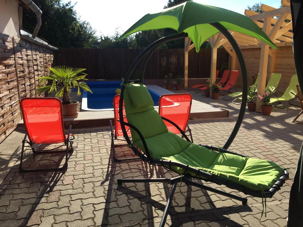 Naphaz Panzio Bed & Breakfast Tiszafüred Екстериор снимка