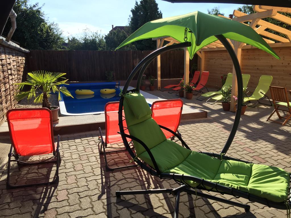 Naphaz Panzio Bed & Breakfast Tiszafüred Екстериор снимка