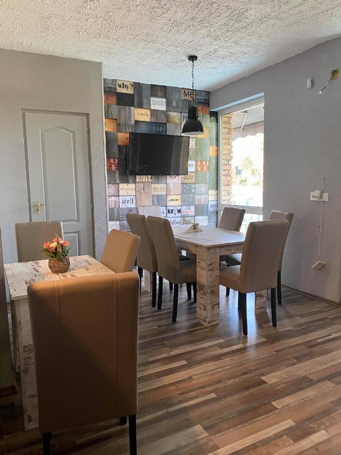 Naphaz Panzio Bed & Breakfast Tiszafüred Екстериор снимка