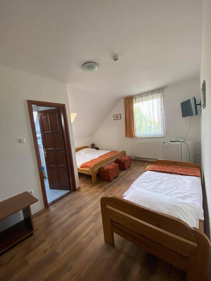 Naphaz Panzio Bed & Breakfast Tiszafüred Екстериор снимка